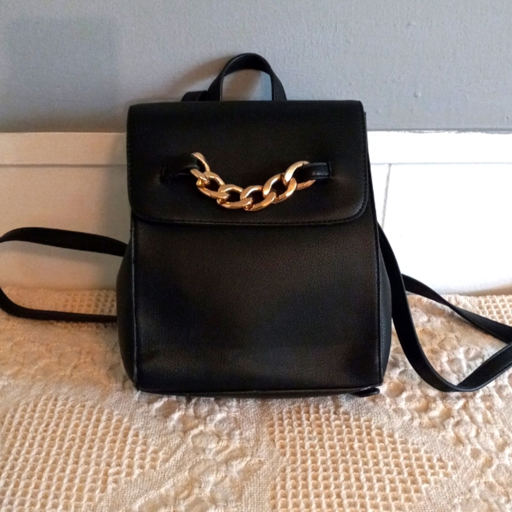 Forever 21 women bagpack